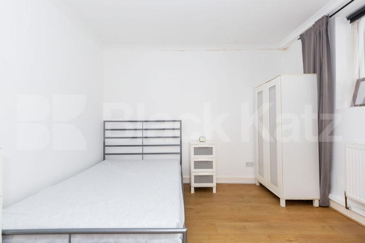 Three double bedroom property with modern kitchen and spacious lounge Damien Street, Whitechapel